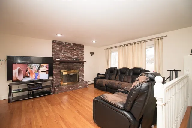 $499,000 | 120 Amesbury Street, Dracut, MA 01826