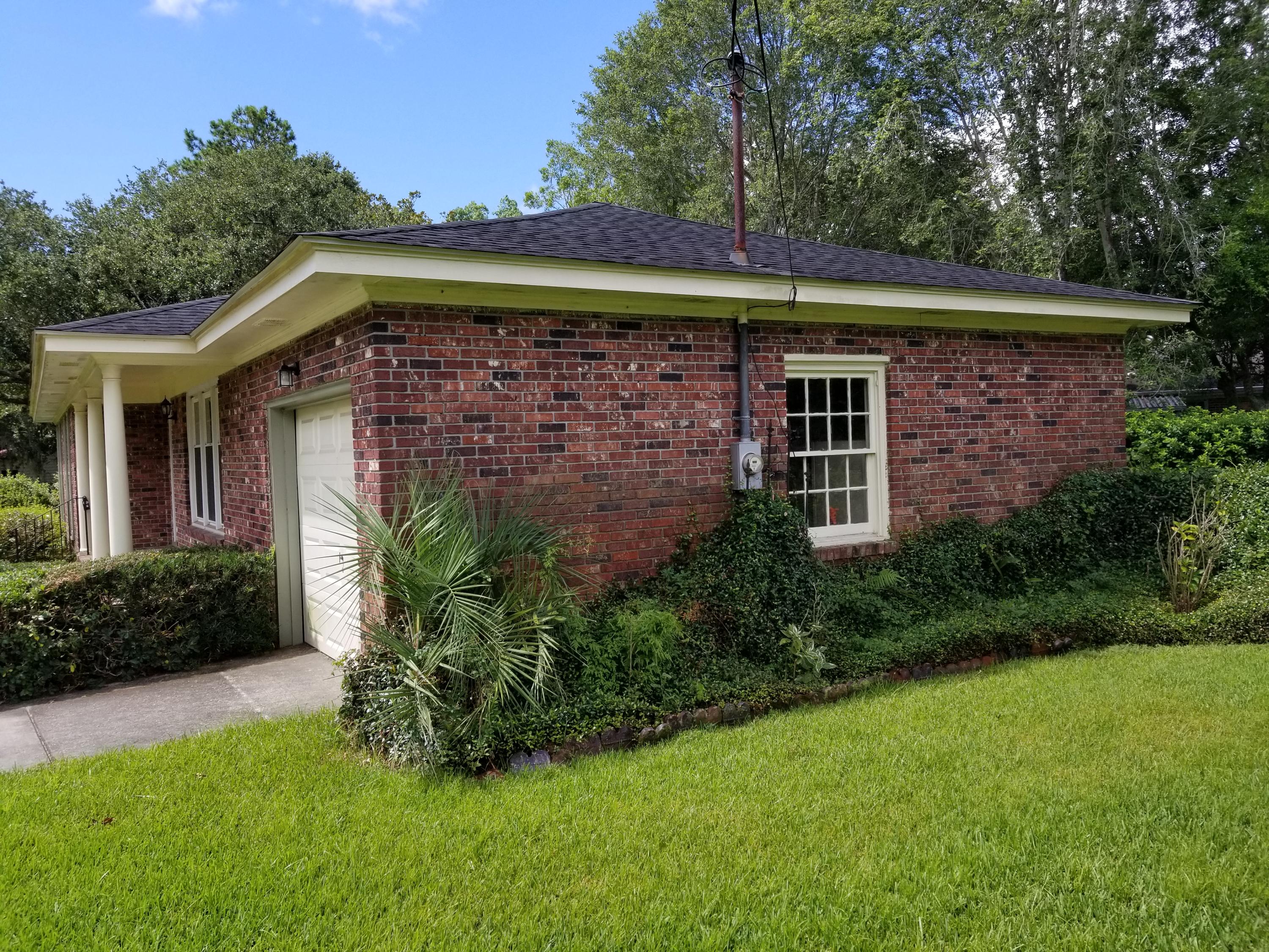303 Betsy Road Charleston, SC 29407 - Photo 3 of 37 20200723_112945