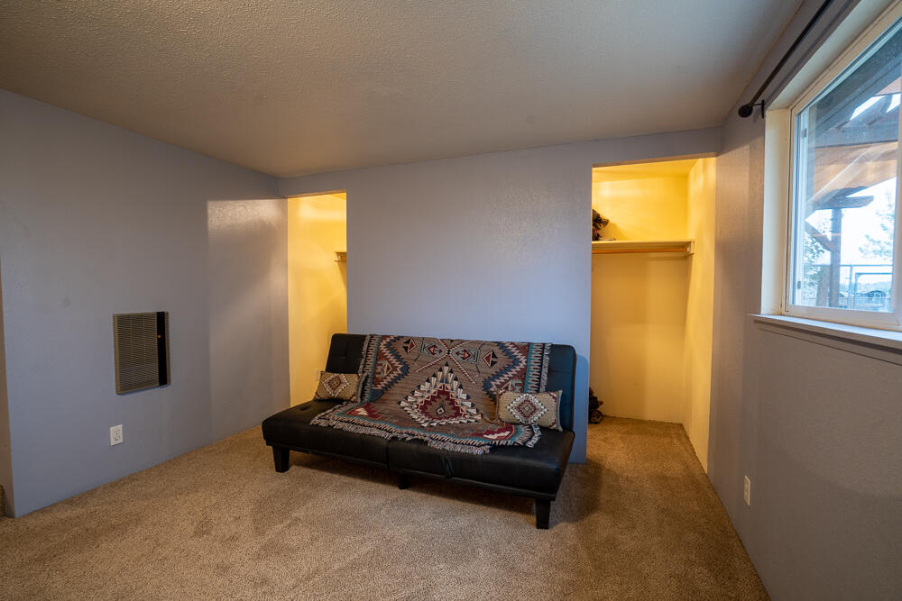 4579 Winnetka Road White City, OR 97503 - Photo 16 of 28 a living room with furniture and a window