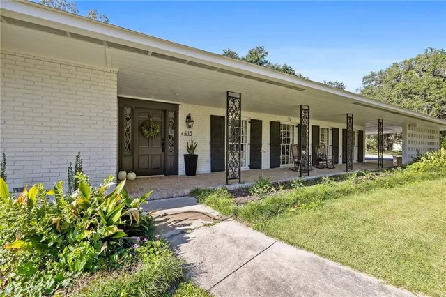 $450,000 | 415 South 5th Street, Ponchatoula, LA 70454