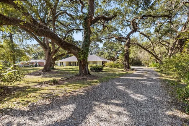 $450,000 | 415 South 5th Street, Ponchatoula, LA 70454