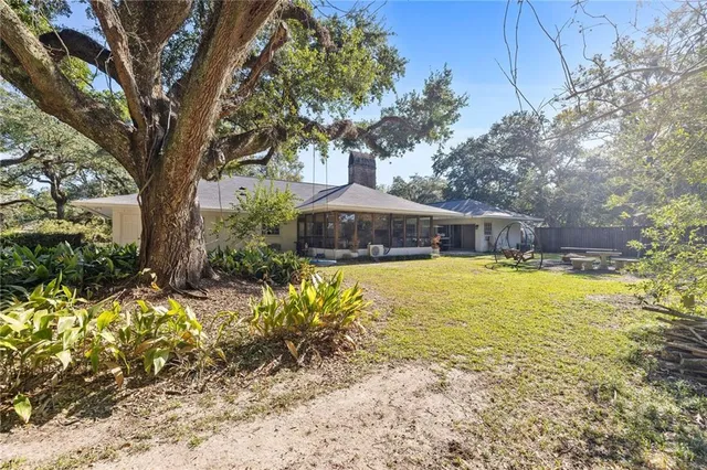 $450,000 | 415 South 5th Street, Ponchatoula, LA 70454