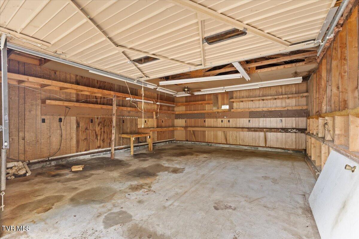 132 Swimming Pool Road Hampton, TN 37658 - Photo 25 of 34 27-128A5318