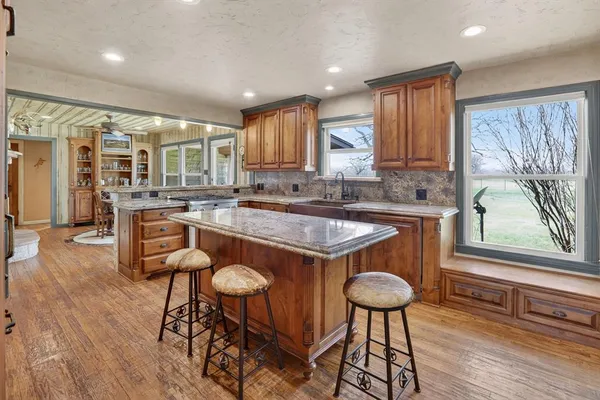 $2,500,000 | 2035 Farm To Market Road 103, Nocona, TX 76255