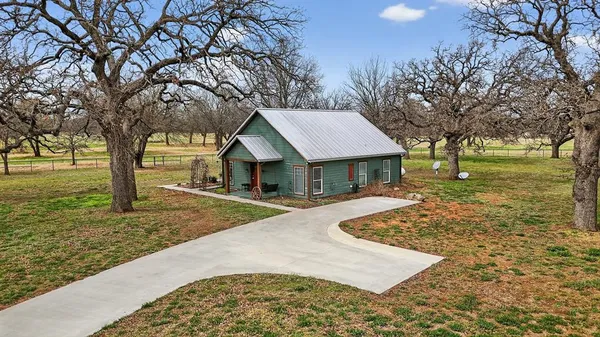 $2,500,000 | 2035 Farm To Market Road 103, Nocona, TX 76255