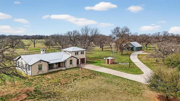 $2,500,000 | 2035 Farm To Market Road 103, Nocona, TX 76255