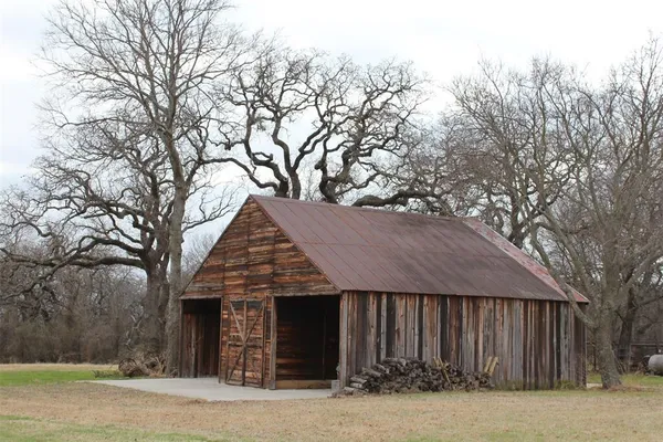 $2,500,000 | 2035 Farm To Market Road 103, Nocona, TX 76255