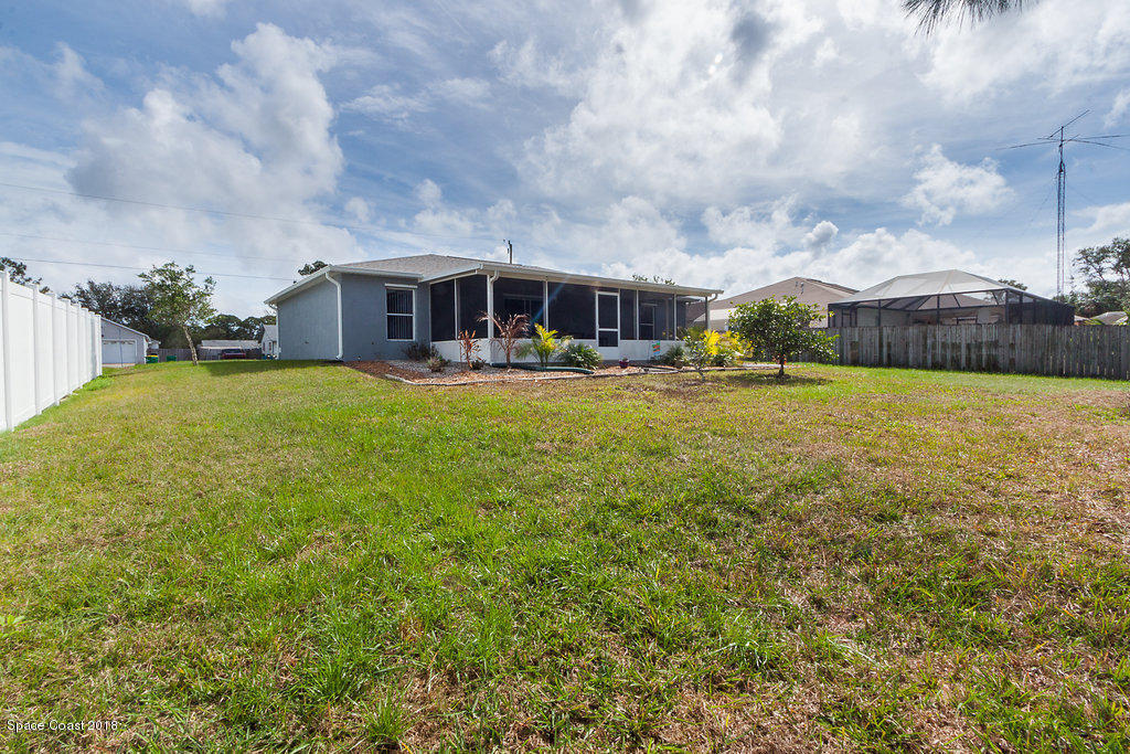 6810 Haddington Road Cocoa, FL 32927 - Photo 17 of 20 Large Back Yard