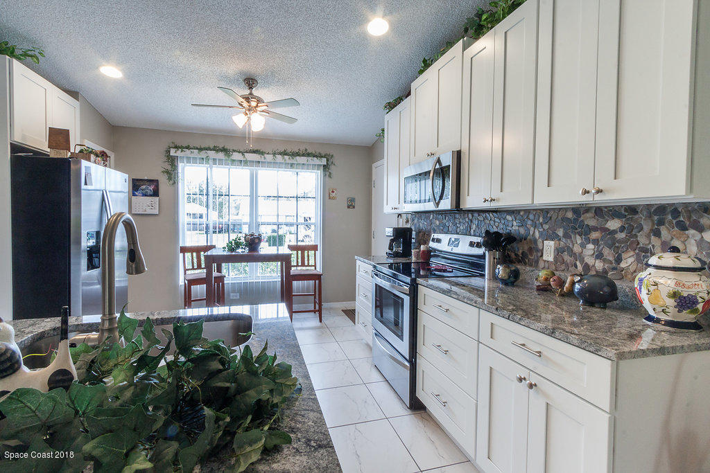 6810 Haddington Road Cocoa, FL 32927 - Photo 5 of 20 Kitchen