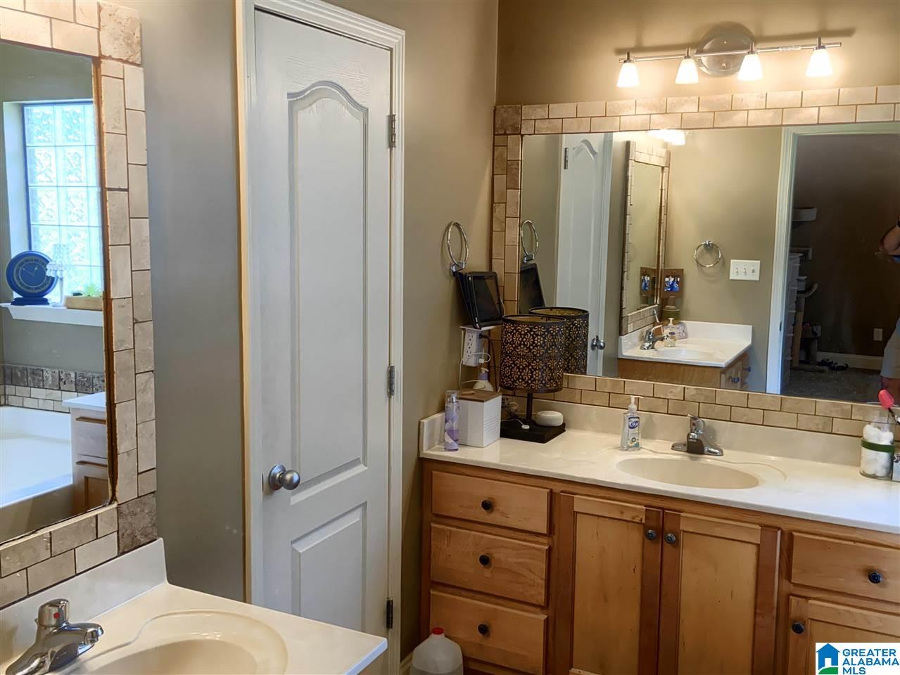 1808 Parc Ridge Circle Kimberly, AL 35180 - Photo 13 of 27