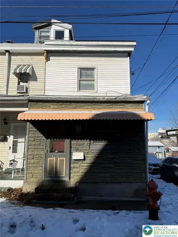 $1,300 | 301 Penn Street, Tamaqua, PA 18252
