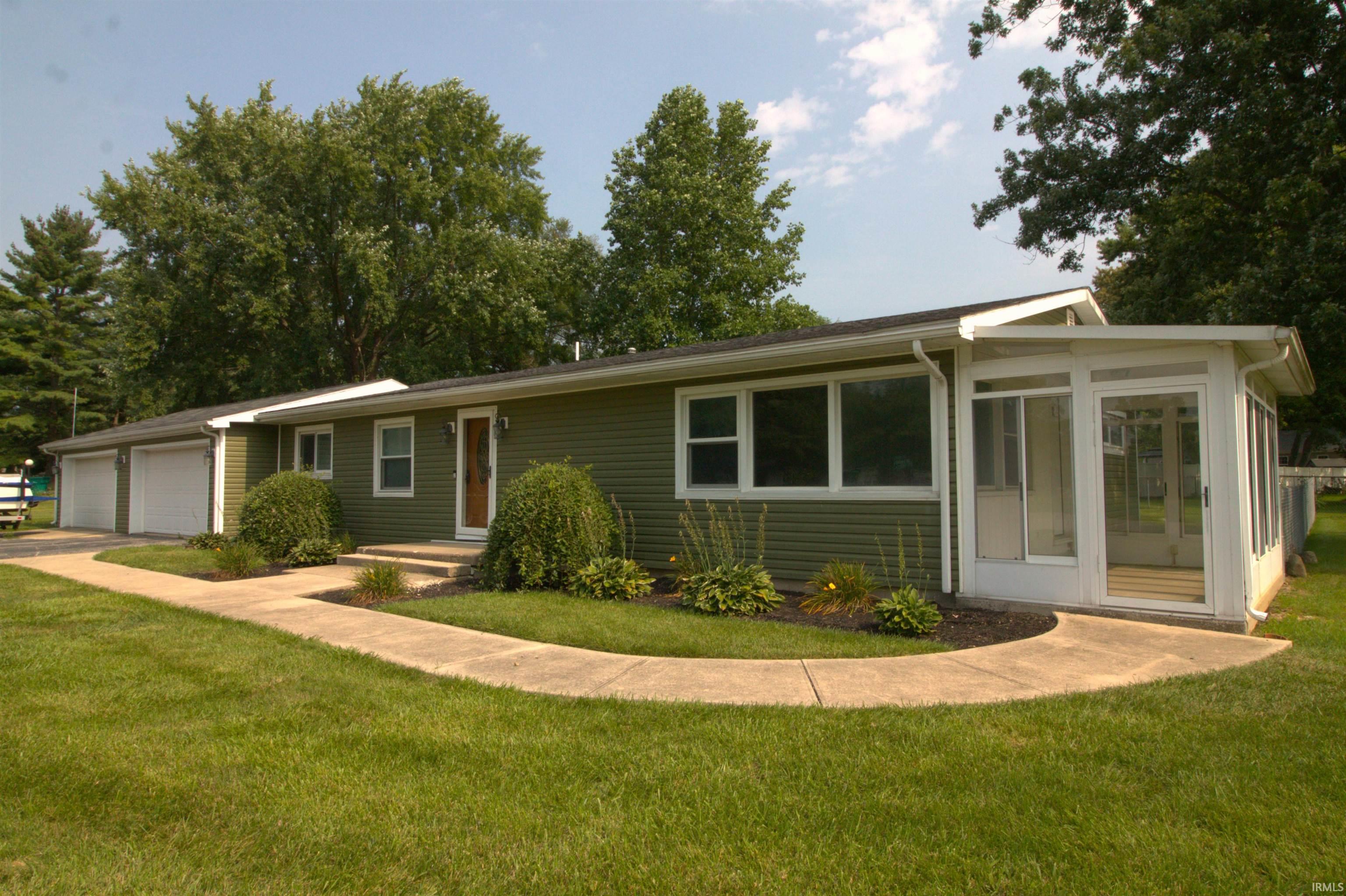5917 South Delmar Road Marion, IN 46953 - Photo 1 of 25 Gallery Image 1