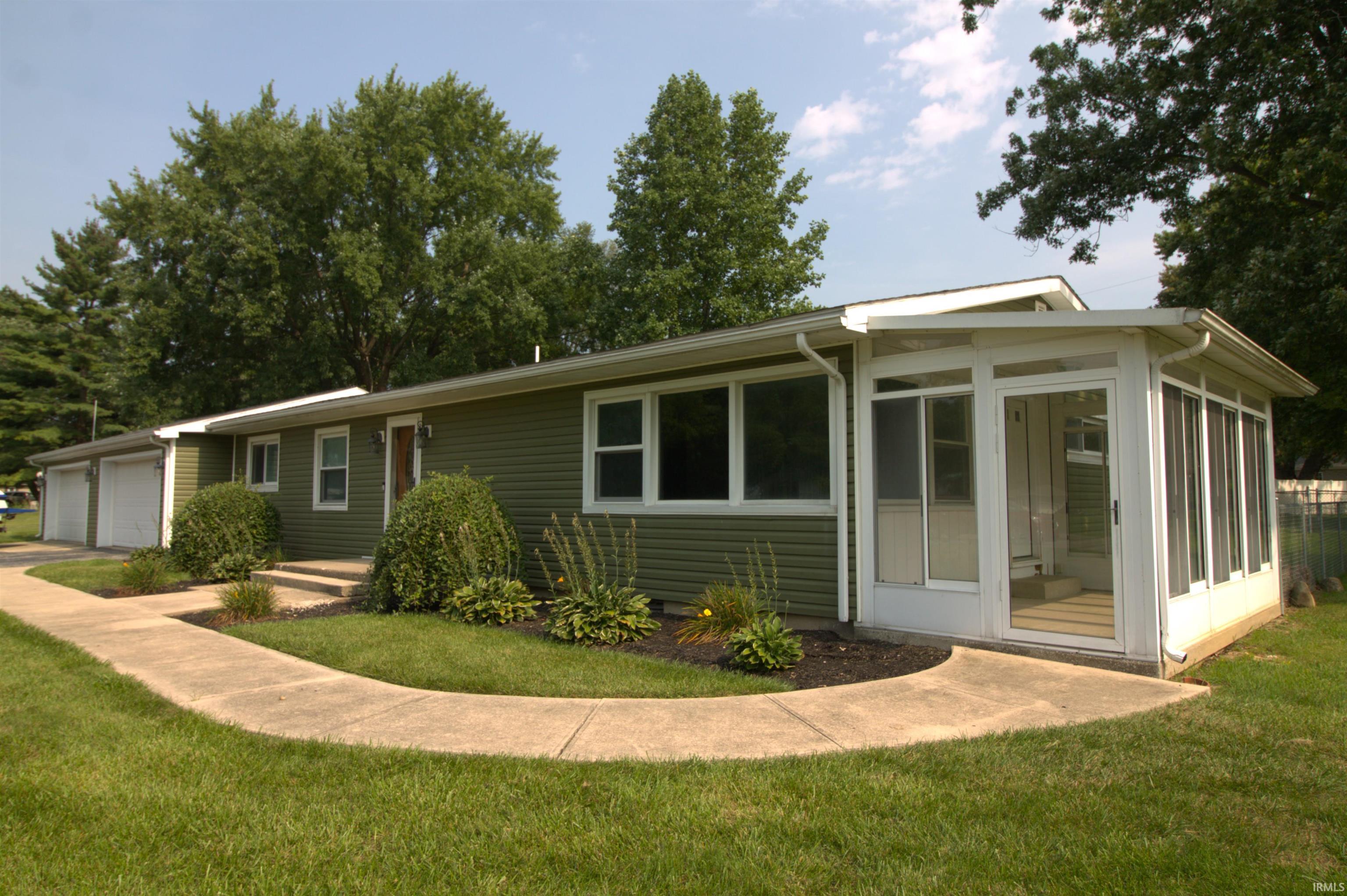 5917 South Delmar Road Marion, IN 46953 - Photo 3 of 25 Gallery Image 3