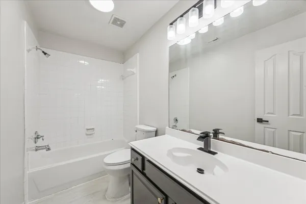 $2,950 | 11207 Briscoe Lane, Pearland, TX 77584