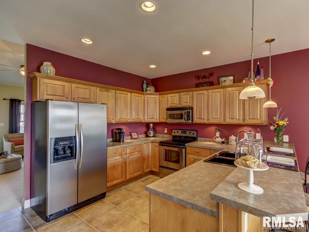 2710 Johnathan Place Springfield, IL 62711 - Photo 9 of 30 Gallery Image 9