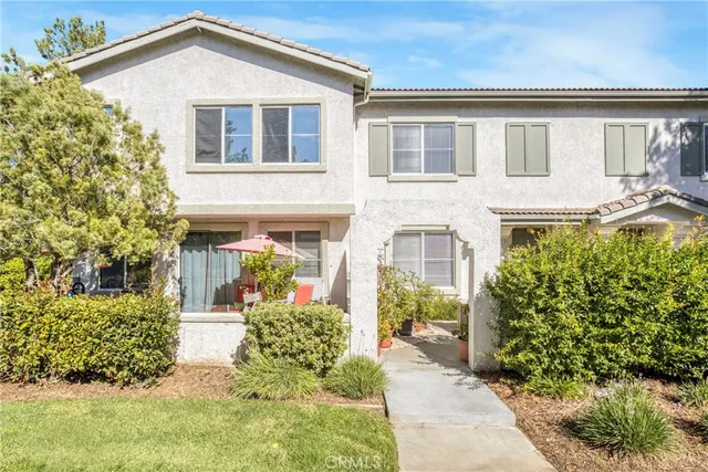 $575,000 | 22754 Little Falls Court, Saugus, CA 91350
