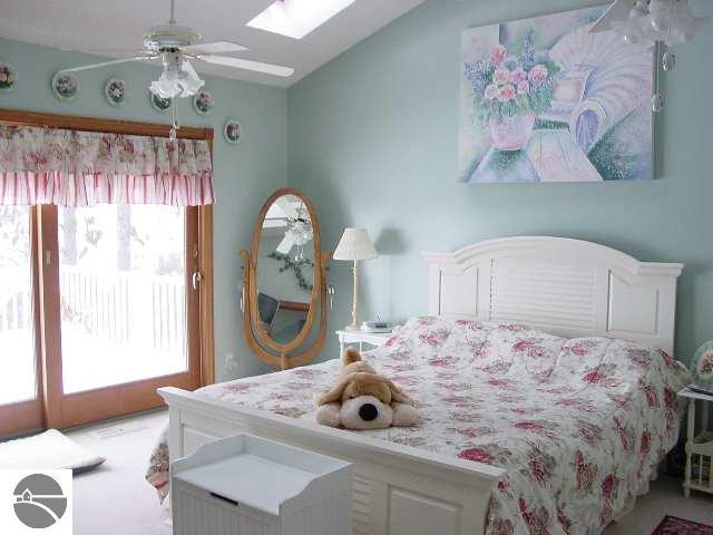 5659 Ridge Road Williamsburg, MI 49690 - Photo 6 of 9 1644034-5.JPG