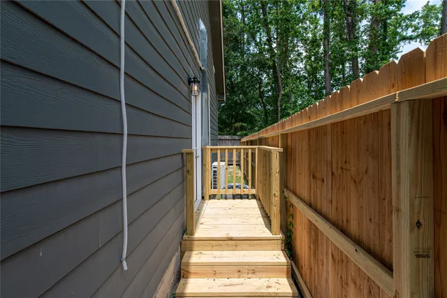 $900 | 519 Magnolia Point Drive, Unit B, Huffman, TX 77336