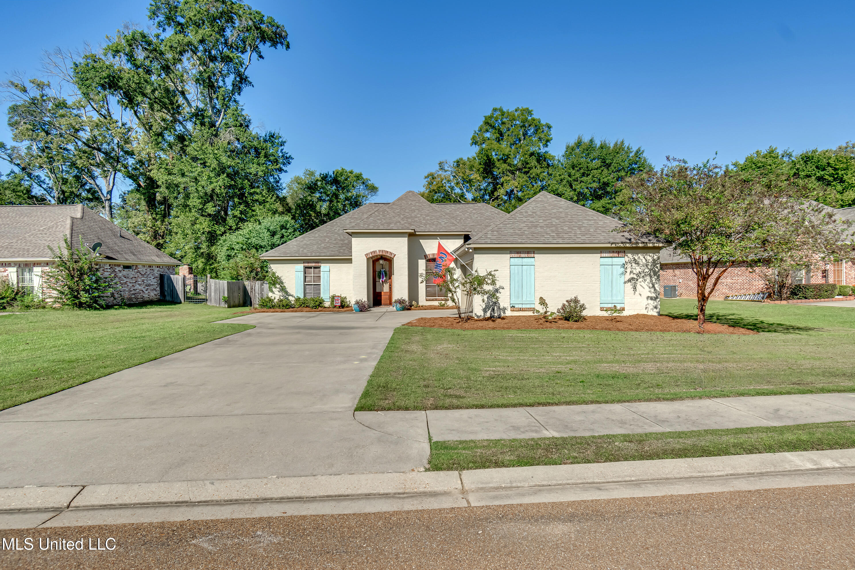 117 Rhodes Lane Canton, MS 39046 - Photo 5 of 58 117 Rhodes Ln-6