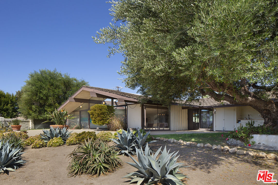 87 Vientos Road Camarillo, CA 93010 - Photo 1 of 35 Gallery Image 1