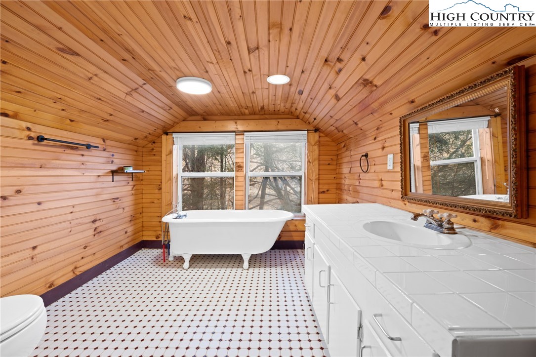 295 Jake's Mountain Road Boone, NC 28607 - Photo 24 of 47