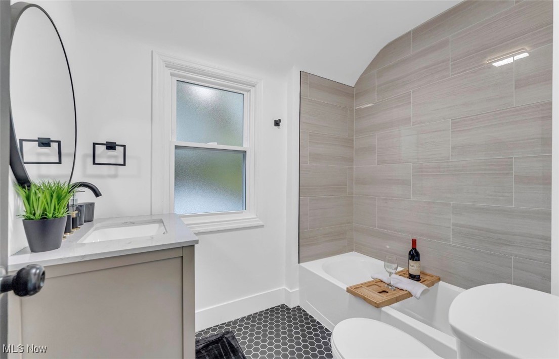 1271 Dorsh Road Cleveland, OH 44121 - Photo 27 of 34 Gallery Image 27