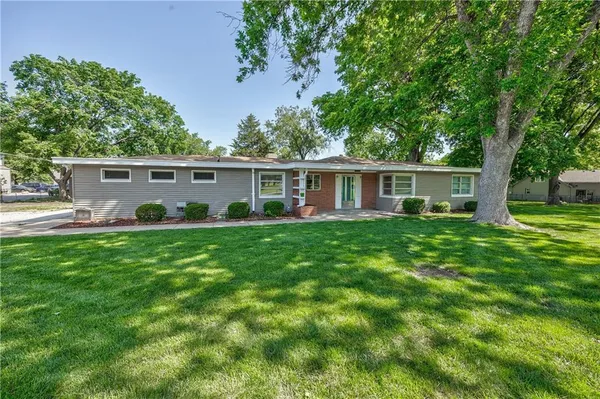 $305,000 | 9316 West 80th Street, Overland Park, KS 66204