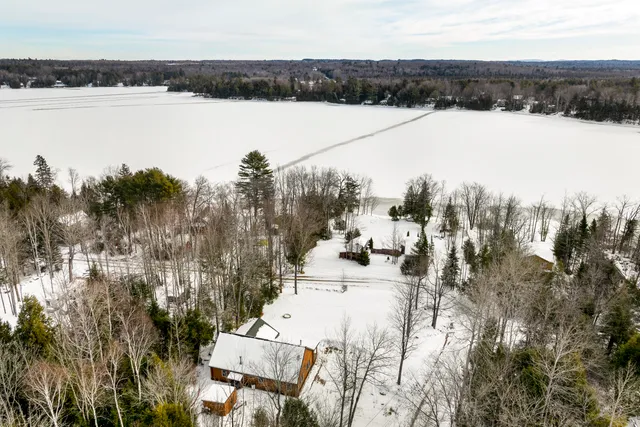 $479,900 | 2 South Sibley Drive, Canaan, ME 04924