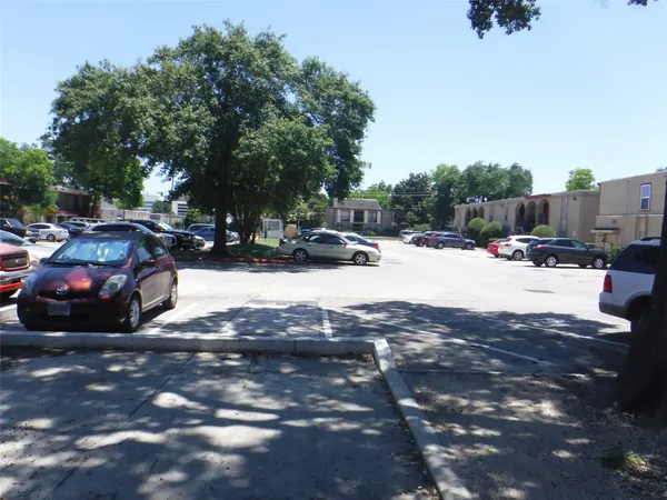 $820 | 10110 Westview Drive, Unit 3215, Houston, TX 77043