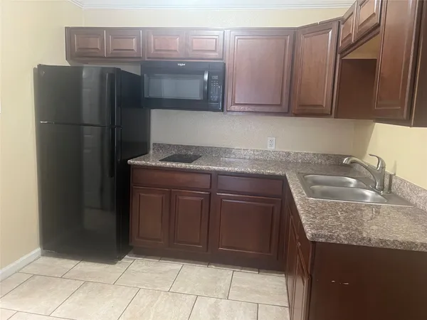 $820 | 10110 Westview Drive, Unit 3215, Houston, TX 77043