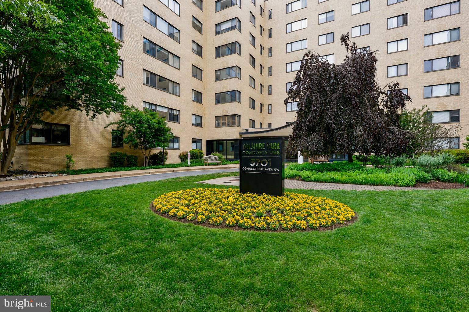 3701 Connecticut Avenue Northwest, Unit 416 Washington, DC 20008 - Photo 30 of 34 Charming urban residence with lush gardens.