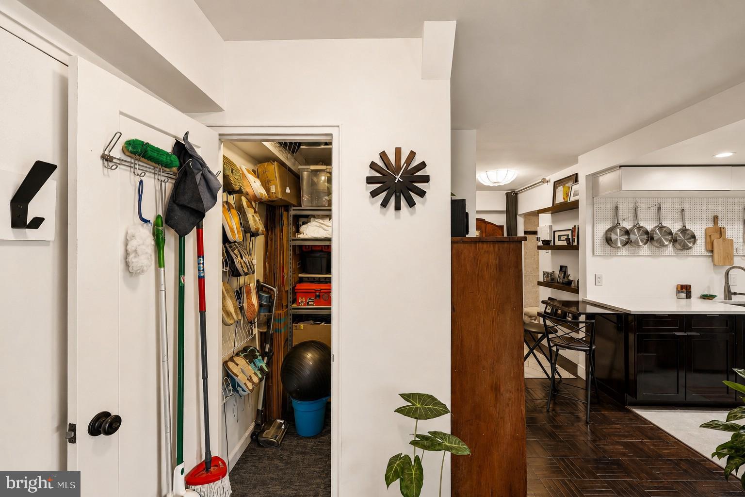 3701 Connecticut Avenue Northwest, Unit 416 Washington, DC 20008 - Photo 7 of 34 Charming entryway with organized storage.