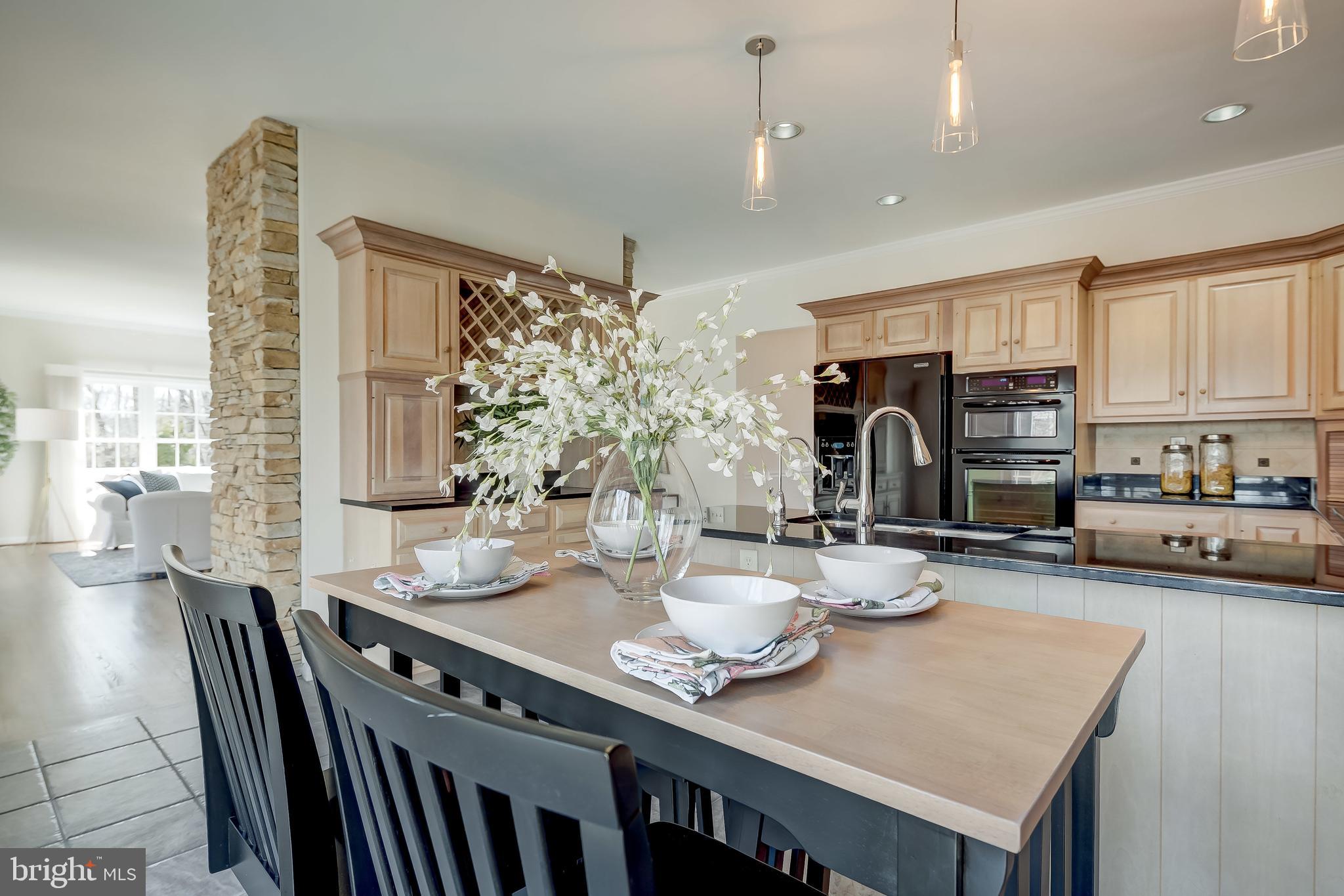 380 South River Landing Road Edgewater, MD 21037 - Photo 17 of 70 Breakfast area and Kitchen