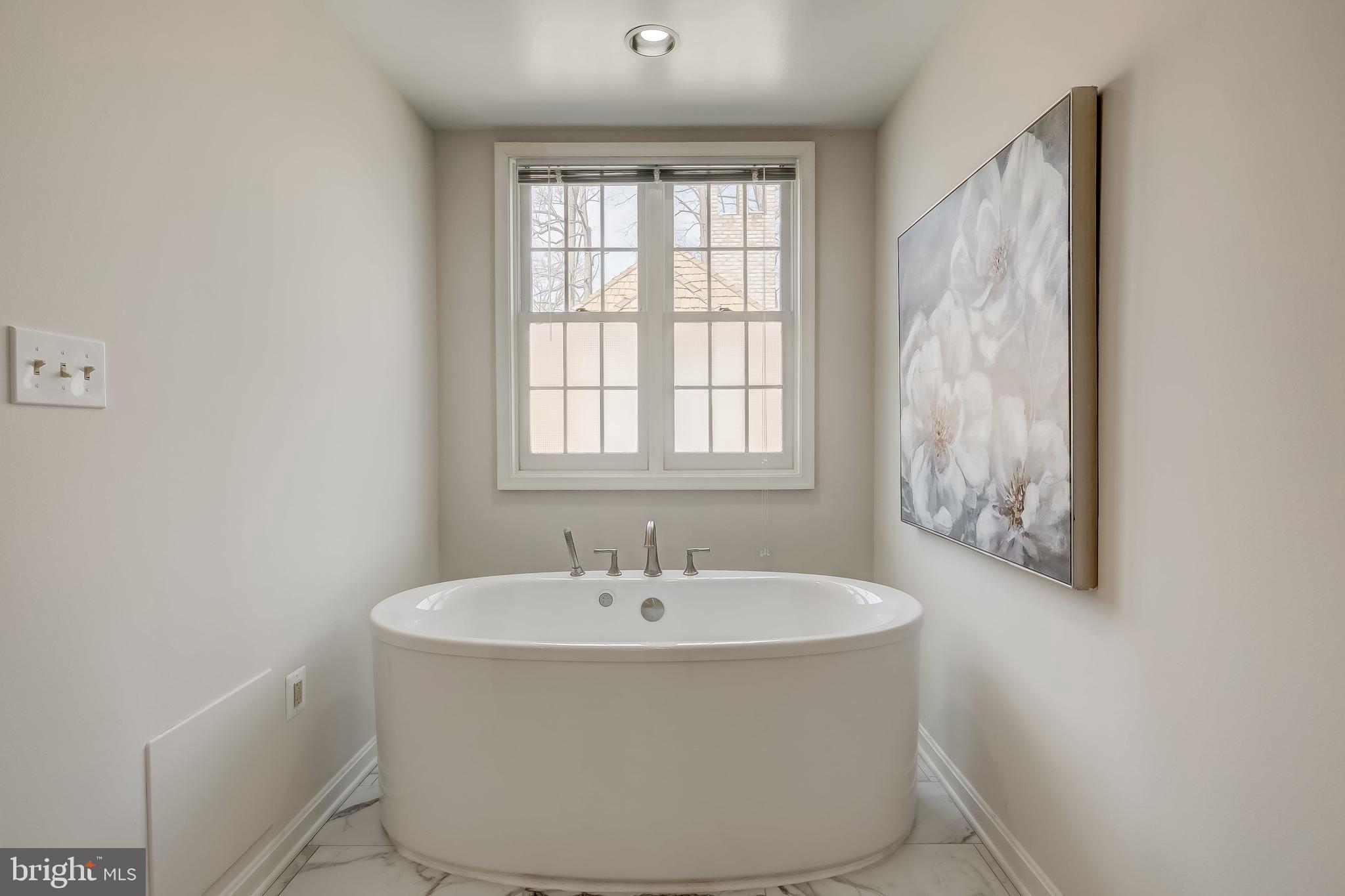 380 South River Landing Road Edgewater, MD 21037 - Photo 31 of 70 Serene soaking tub in primary bath