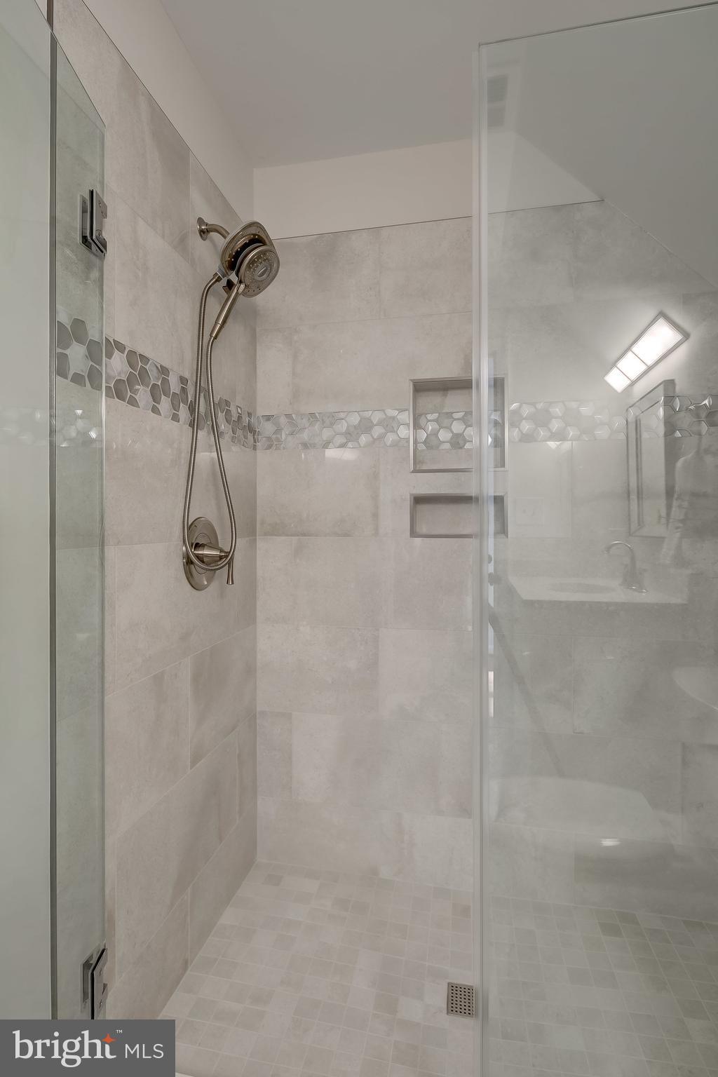 380 South River Landing Road Edgewater, MD 21037 - Photo 39 of 70 Glass enclosed tiled shower