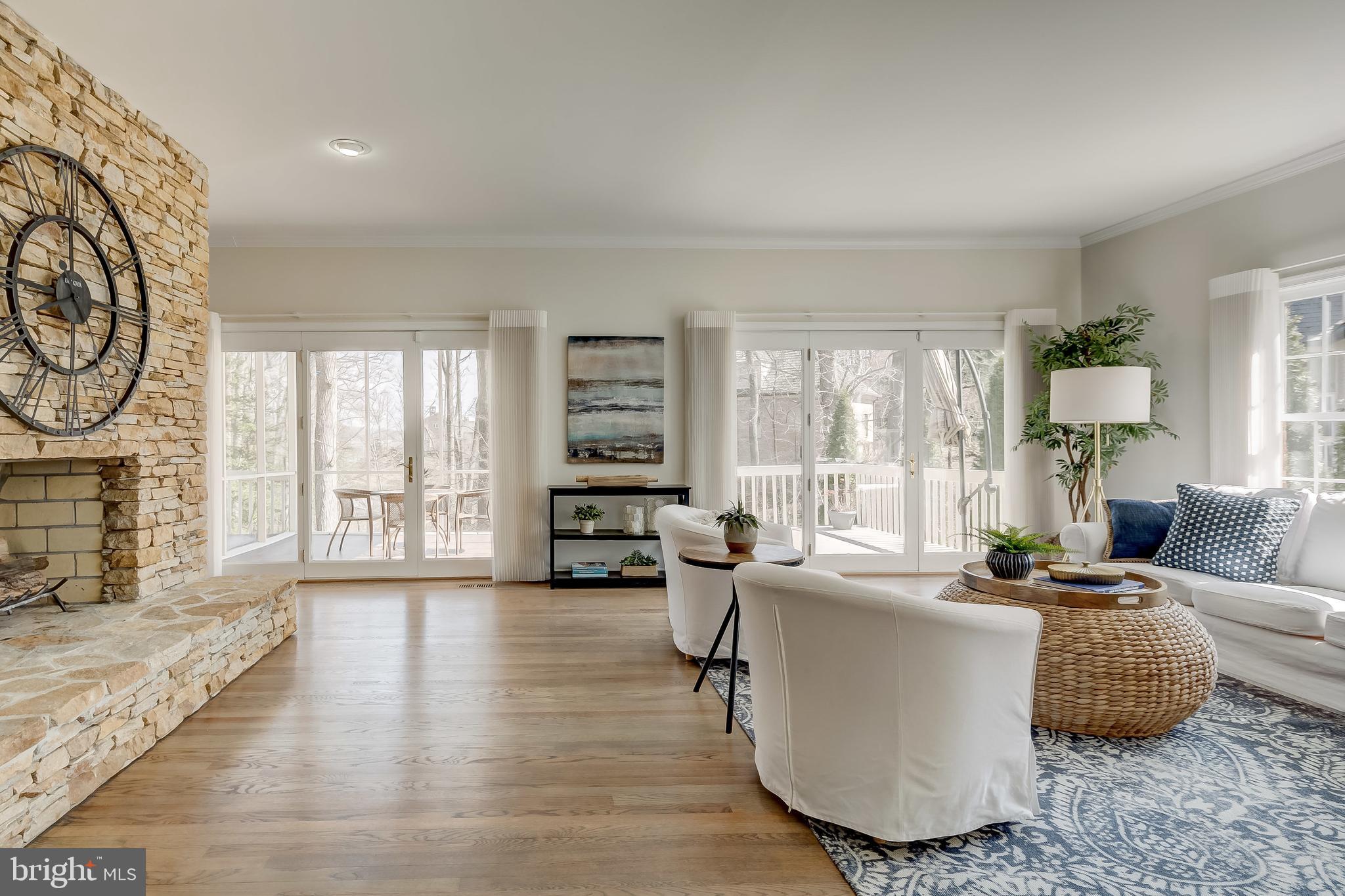 380 South River Landing Road Edgewater, MD 21037 - Photo 5 of 70 Living Room with sliders that open to deck