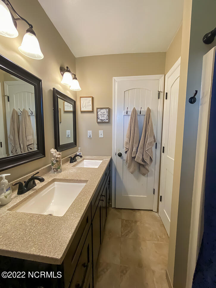 307 Timothy Road Jacksonville, NC 28546 - Photo 14 of 17 hallbath
