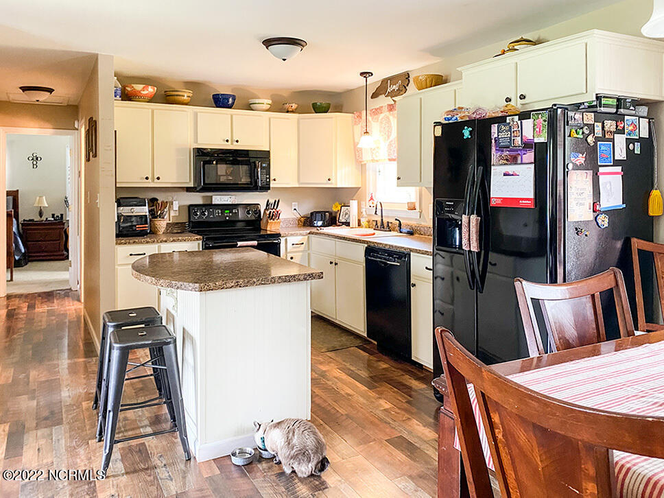 307 Timothy Road Jacksonville, NC 28546 - Photo 4 of 17 Kitchen1-72