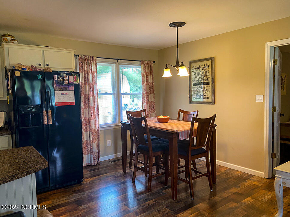 307 Timothy Road Jacksonville, NC 28546 - Photo 5 of 17 Kitchen2-72