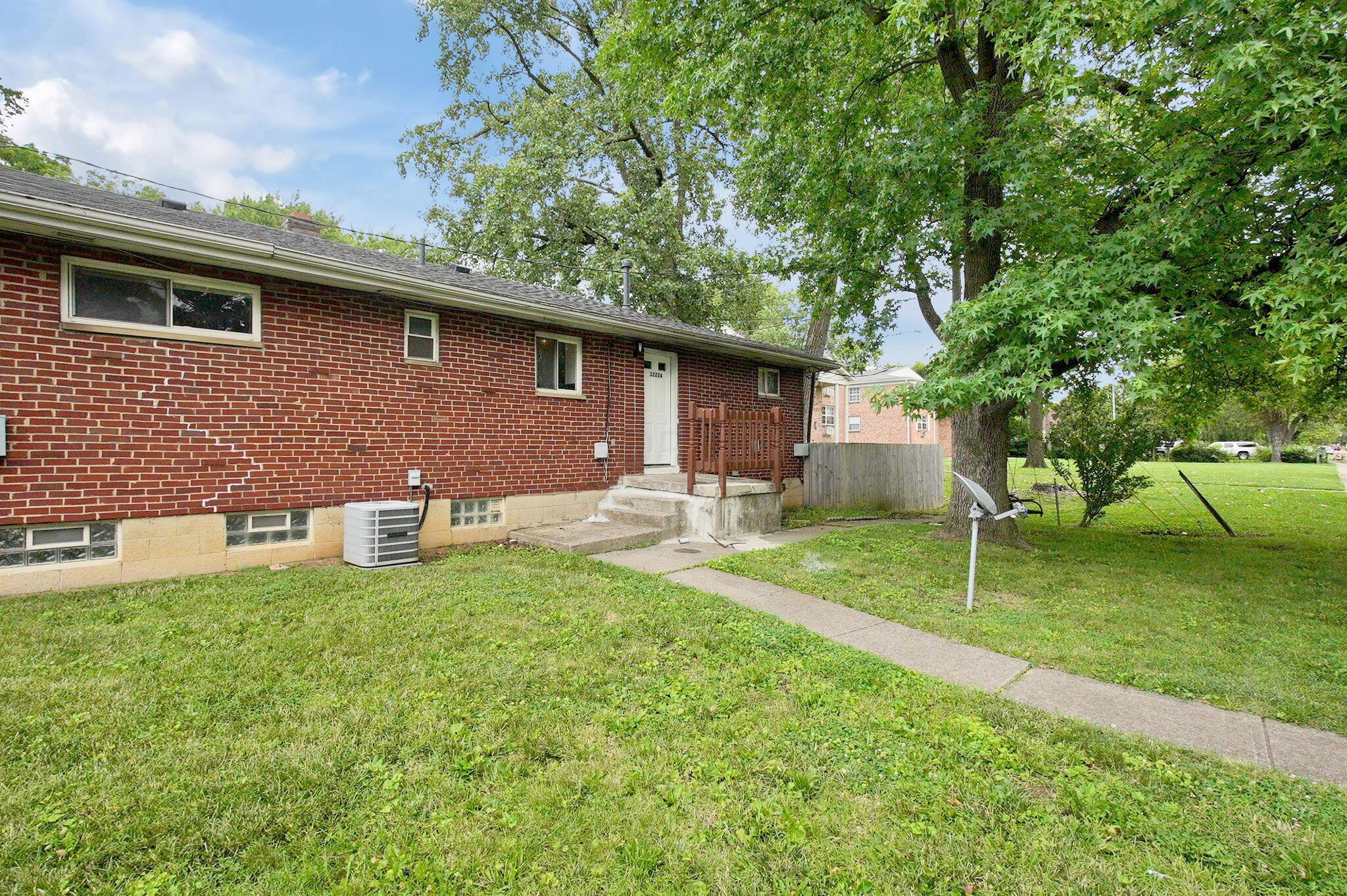 3216 Maize Road, Unit 10 Columbus, OH 43224 - Photo 7 of 29 Front of home