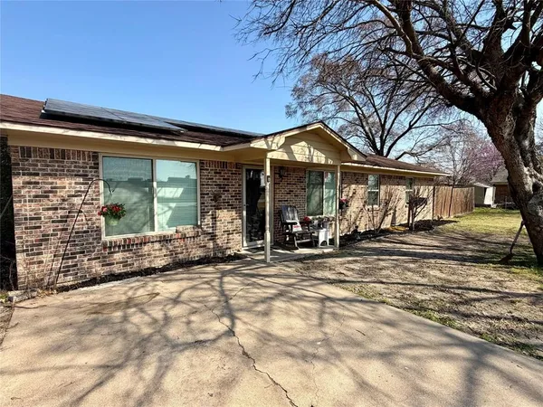 $269,999 | 305 South 1st Street, Crandall, TX 75114