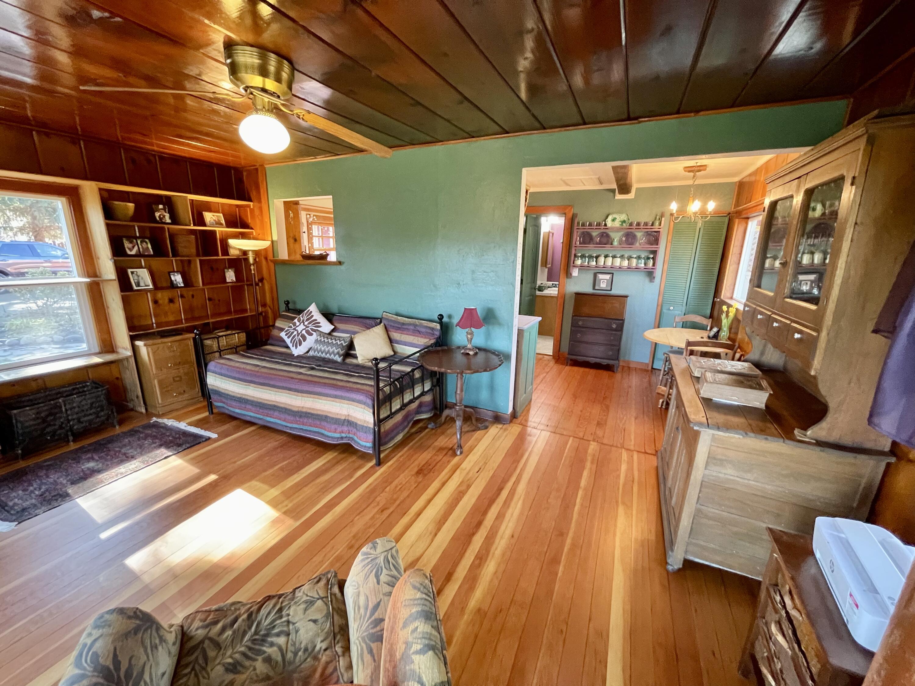4296 Colver Road Phoenix, OR 97535 - Photo 6 of 55 7. IMG_8980