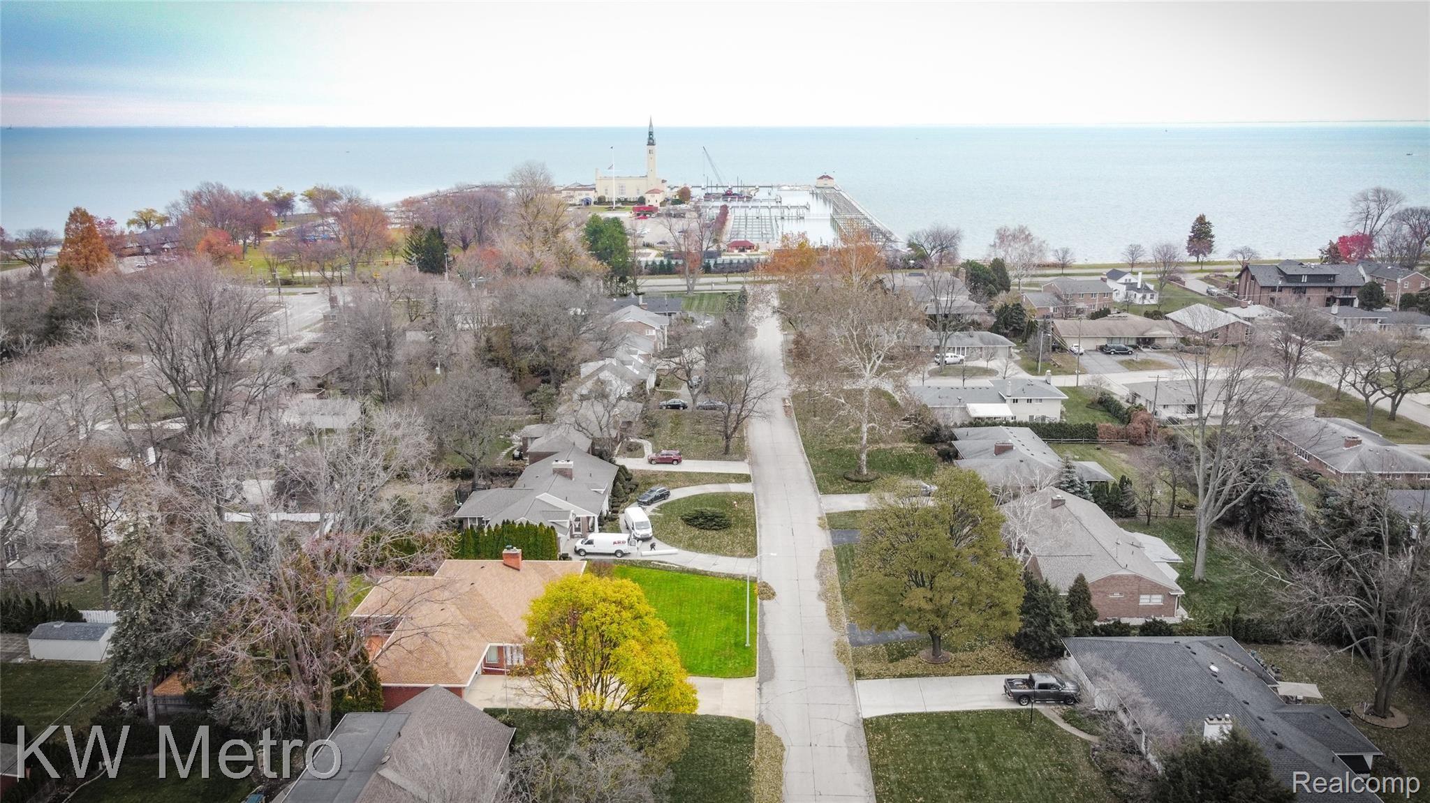 30 Willison Road Grosse Pointe, MI 48236 - Photo 8 of 37 Walking Distance to Lake St. Clair, GPYC & Residents Only Park