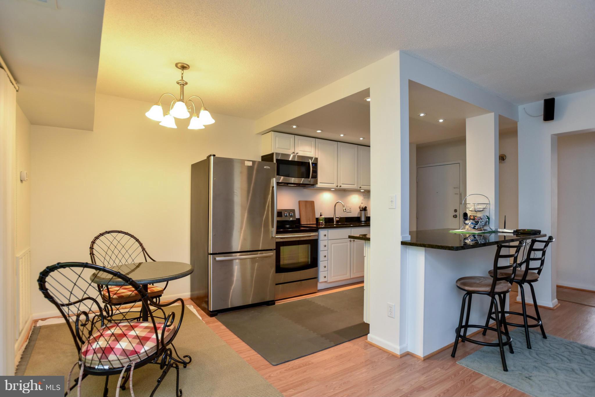 2202 Castle Rock Square, Unit 21C Reston, VA 20191 - Photo 6 of 23 Kitchen