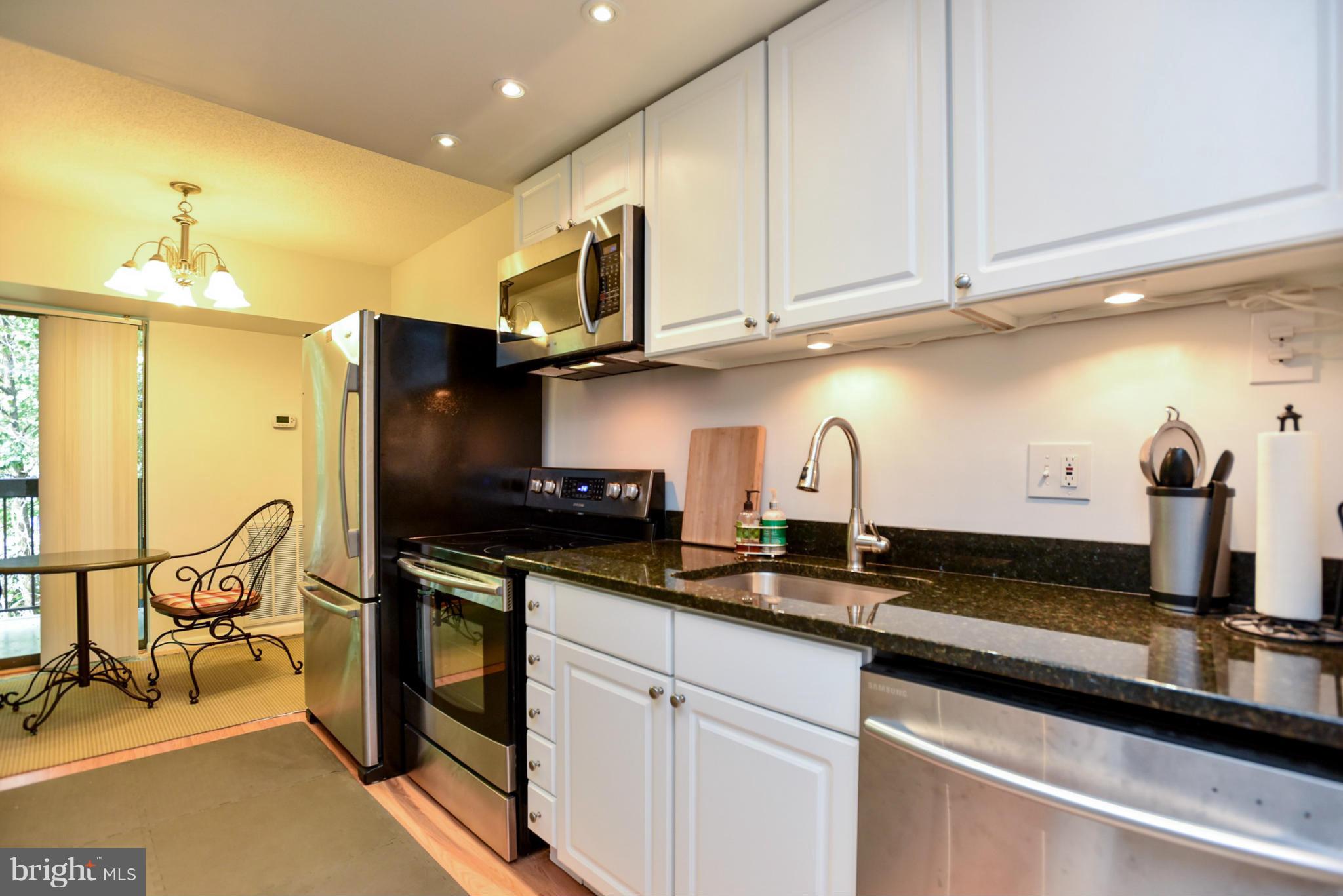 2202 Castle Rock Square, Unit 21C Reston, VA 20191 - Photo 9 of 23 Kitchen