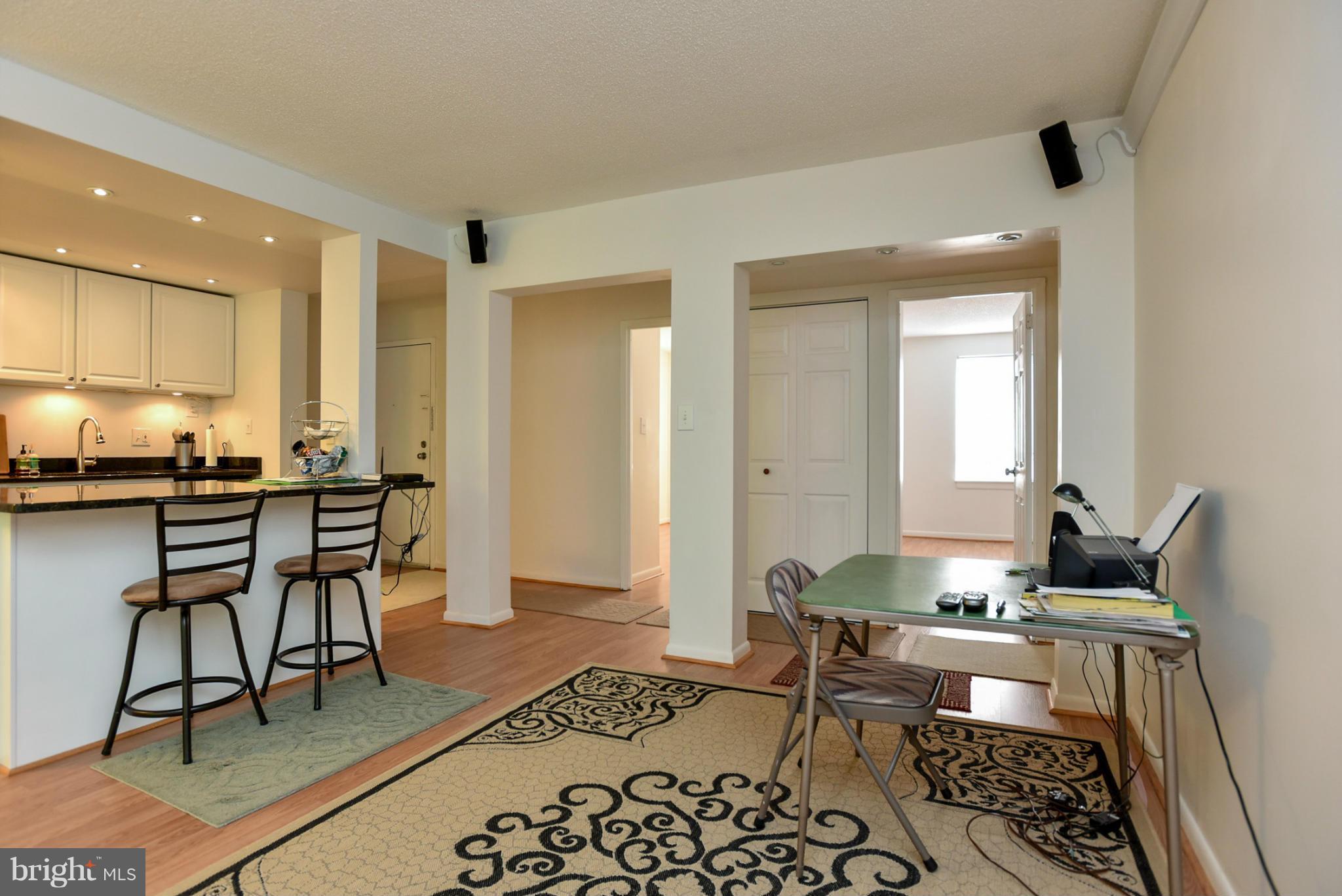 2202 Castle Rock Square, Unit 21C Reston, VA 20191 - Photo 10 of 23 Living Room