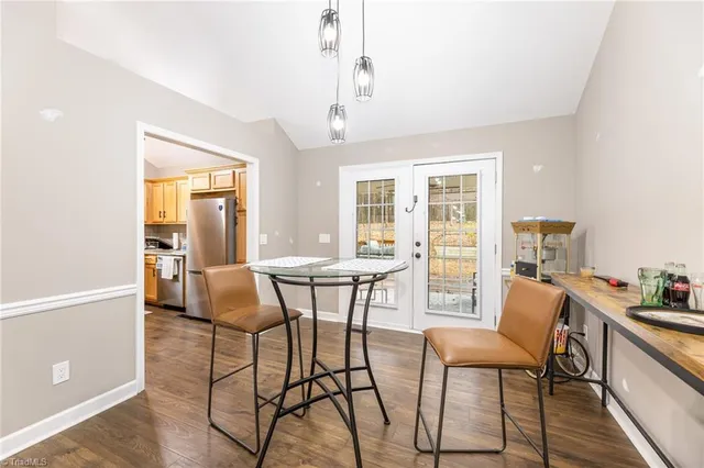 $370,000 | 157 Midvalley Court, Lexington, NC 27295