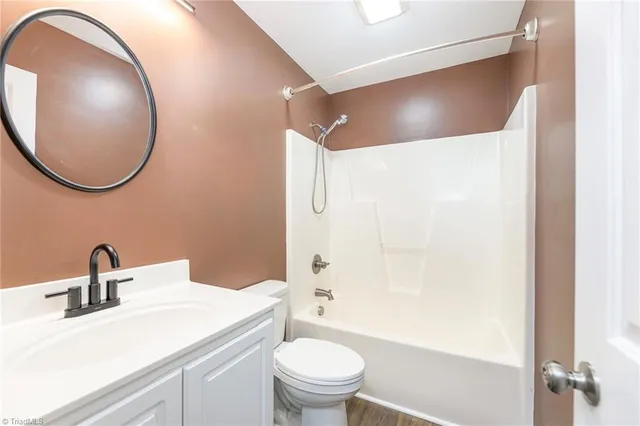 $370,000 | 157 Midvalley Court, Lexington, NC 27295