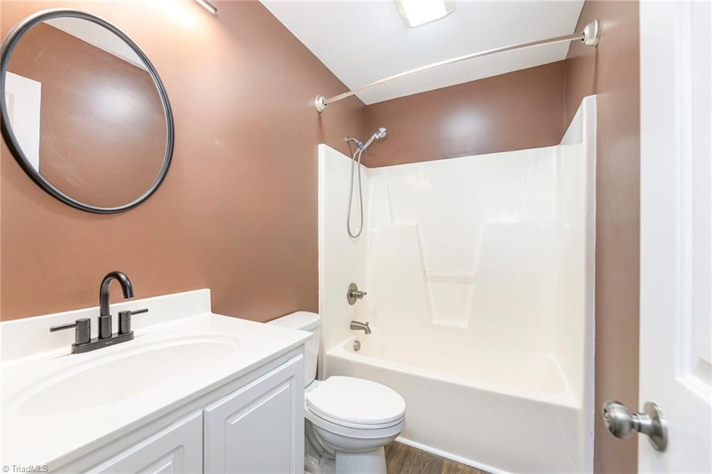 157 Midvalley Court Lexington, NC 27295 - Photo 21 of 34 Secondary Bath