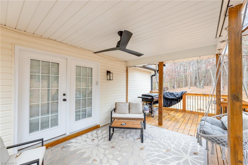 157 Midvalley Court Lexington, NC 27295 - Photo 26 of 34 Back Deck